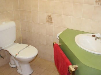 Woomargama Village Hotel Motel - Broome Tourism 2