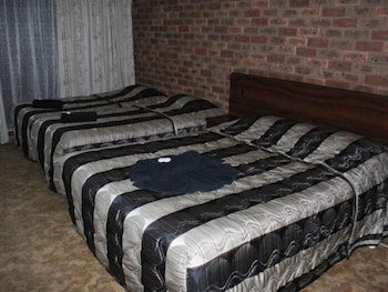 Woomargama Village Hotel Motel - Broome Tourism 3