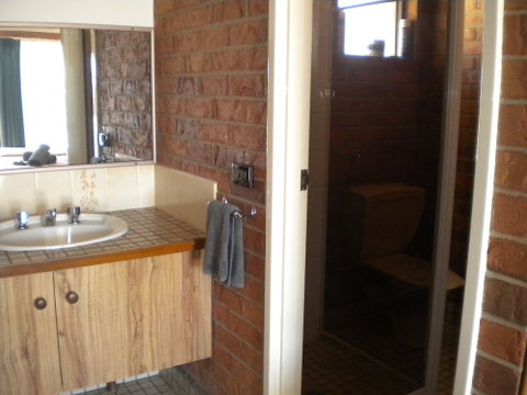 Moama Central Motel - Broome Tourism 5
