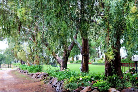 Outback Cellar & Country Cottage - Broome Tourism 2