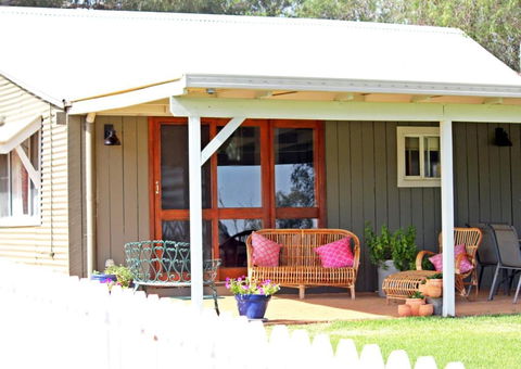 Outback Cellar & Country Cottage - Broome Tourism 6