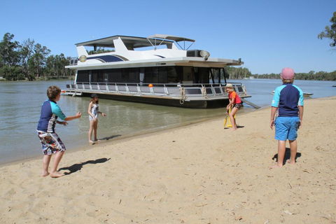Mildura Houseboats - Broome Tourism 4