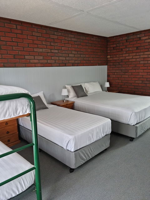 Mid City Plantation Motel - Broome Tourism 2