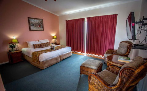 Eagle Heights Mountain Hotel - Broome Tourism 0