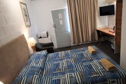 Warren Motor Inn - Broome Tourism 5