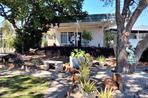 Warren Motor Inn - Broome Tourism 2