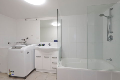 Cabarita Beachfront Apartments - Broome Tourism 4