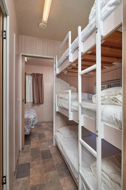 Gundagai Cabins & Tourist Park - Broome Tourism 1