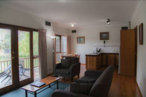 Perricoota Vines Retreat - Broome Tourism 5