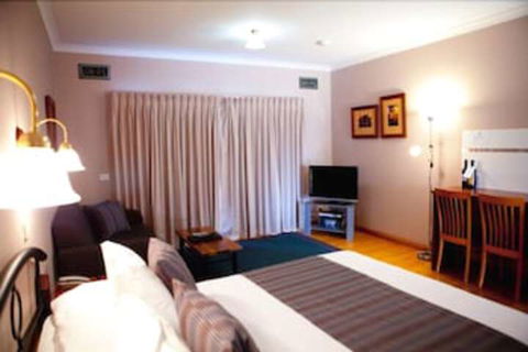 Perricoota Vines Retreat - Broome Tourism 6