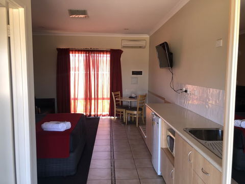 Collie Ridge Motel - Broome Tourism 0