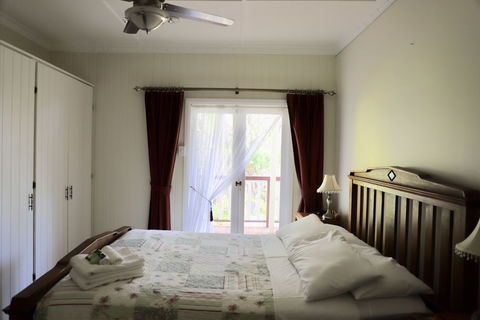 Hilltop On Tamborine - Broome Tourism 5
