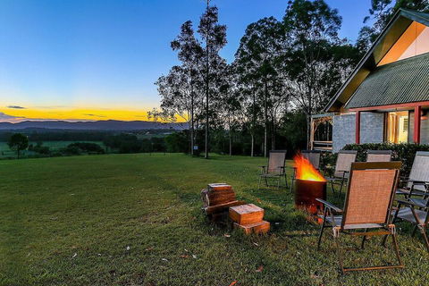 Vineyard Hill - Broome Tourism 2