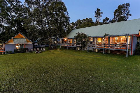 Vineyard Hill - Broome Tourism 1
