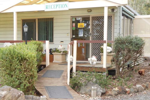 Grampians View Cottages And Units - Broome Tourism 1