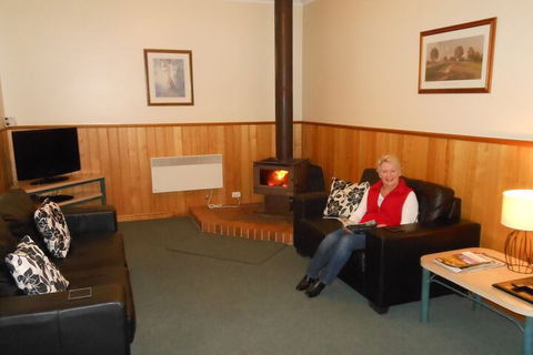 Grampians View Cottages And Units - Broome Tourism 7