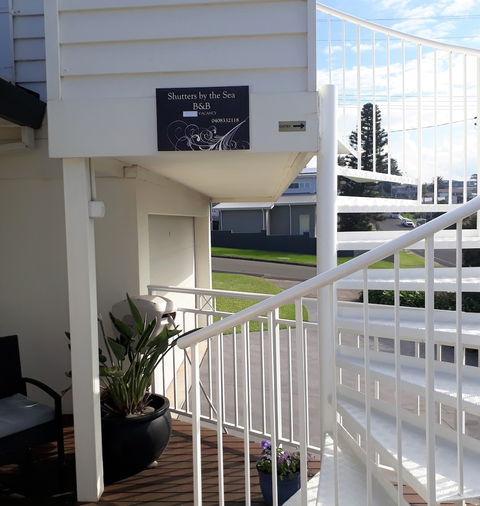 Shutters By The Sea - Broome Tourism 0