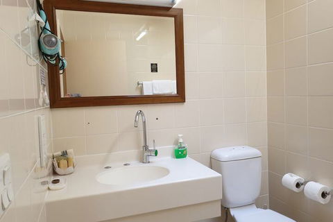 Leagues Motel - Broome Tourism 3