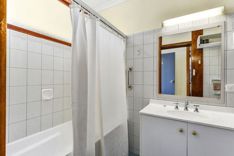 William Macintosh Motor Lodge - Broome Tourism 3