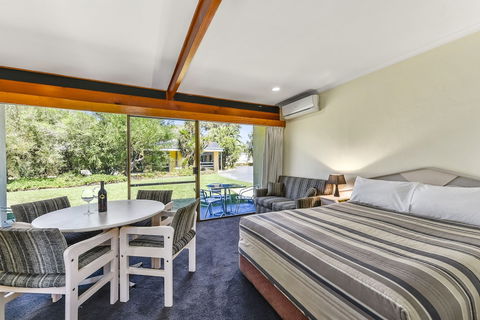 William Macintosh Motor Lodge - Broome Tourism 1