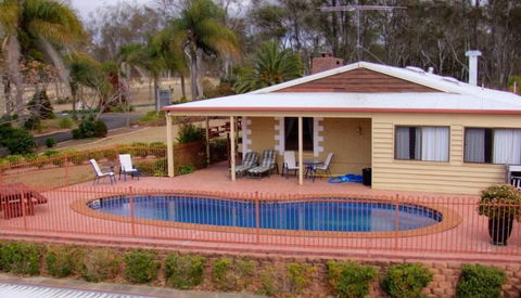 Copper Country Motor Inn & Restaurant - Broome Tourism 2