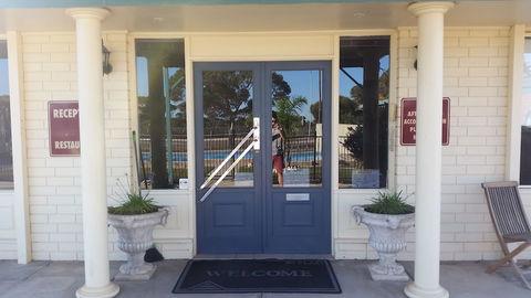 Ceduna East West Motel - Broome Tourism 6