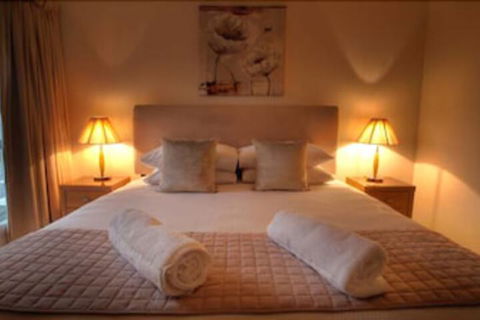 Azjure Studio Retreat - Broome Tourism 2