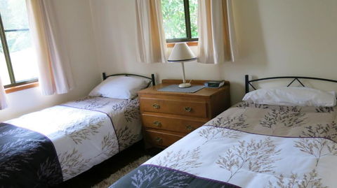 Ravensbourne Escape Cedar Lodge - Broome Tourism 4
