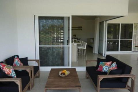 4 Cascade House Luxury Holiday Home - Broome Tourism 4