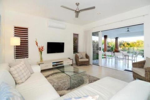 4 Cascade House Luxury Holiday Home - Broome Tourism 7