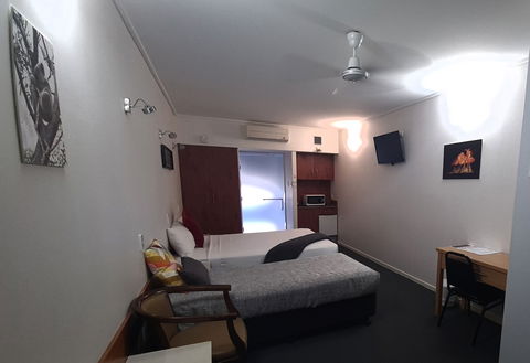 Ayr Travellers Motel - Broome Tourism 3
