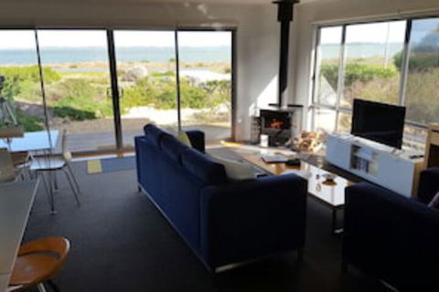 Coorong Waterfront Retreat - Broome Tourism 0