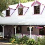 Dancing Waters Cottage - Broome Tourism 0
