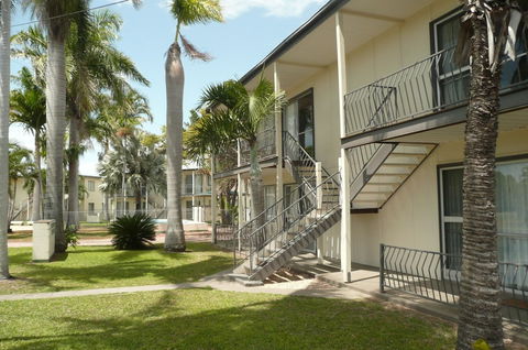 Ocean Breeze Units - Broome Tourism 0