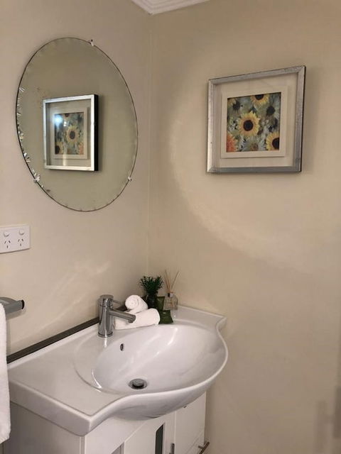 Macedon Ranges Hotel & Spa - Broome Tourism 5