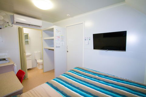 Ned Kelly's Motel - Broome Tourism 4