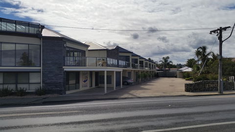 Ultimate Holiday Apartments - Broome Tourism 0