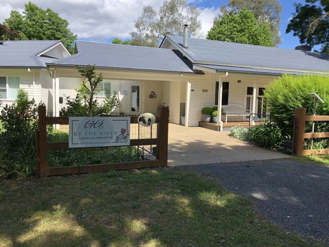 G.g's By The River - Broome Tourism 0