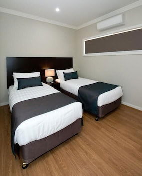 Renmark Holiday Apartments - Broome Tourism 0