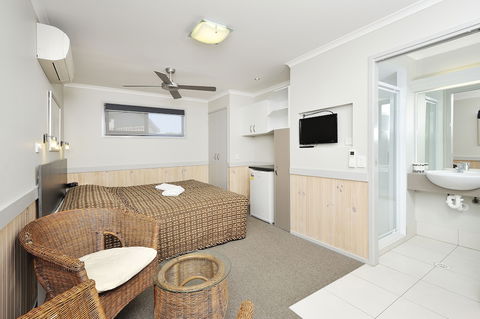 NRMA Sydney Lakeside Holiday Park - Broome Tourism 5