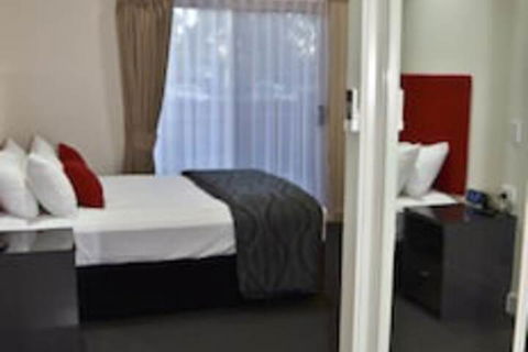 Swagsman Motel Miles - Broome Tourism 4