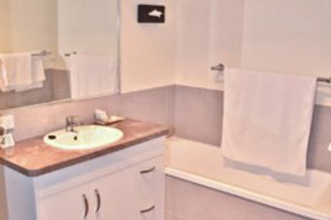 Swagsman Motel Miles - Broome Tourism 0