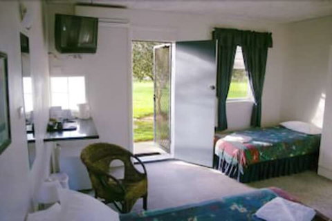 Jugiong Motor Inn - Broome Tourism 5