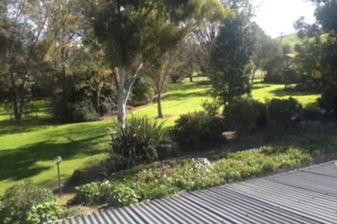 Jugiong Motor Inn - Broome Tourism 1