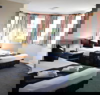 Meadowbrook Hotel - Broome Tourism