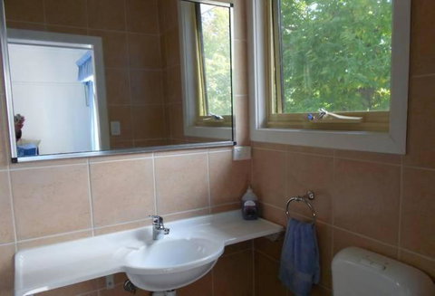 Hillview Oak B & B - Broome Tourism 3