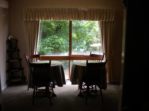 Hillview Oak B & B - Broome Tourism 1