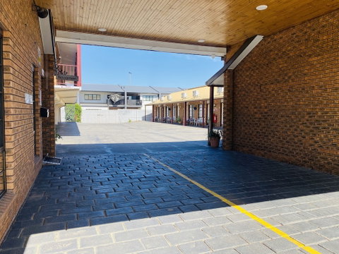 The Cottage Motor Inn Albury - Broome Tourism 0