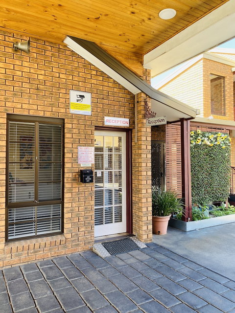 The Cottage Motor Inn Albury - Broome Tourism 3