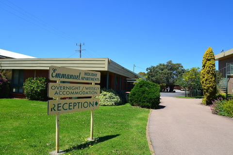 Emmanuel Holiday Apartments - Broome Tourism 3